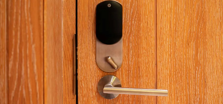 Automatic Locking Door Knob Indio